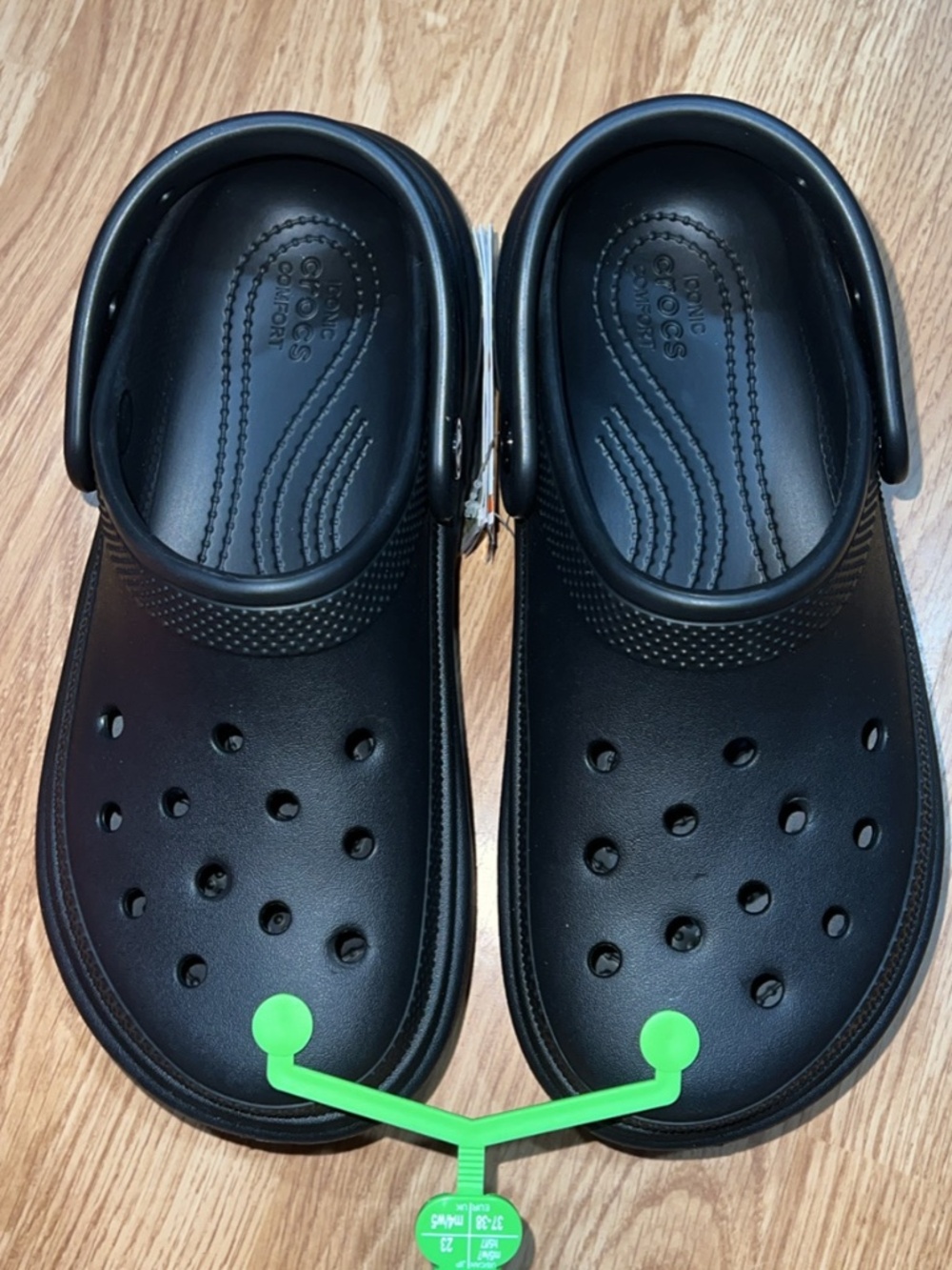 Crocs Stomp Clog Platform in Black – Size Women’s 7 / Men’s 5